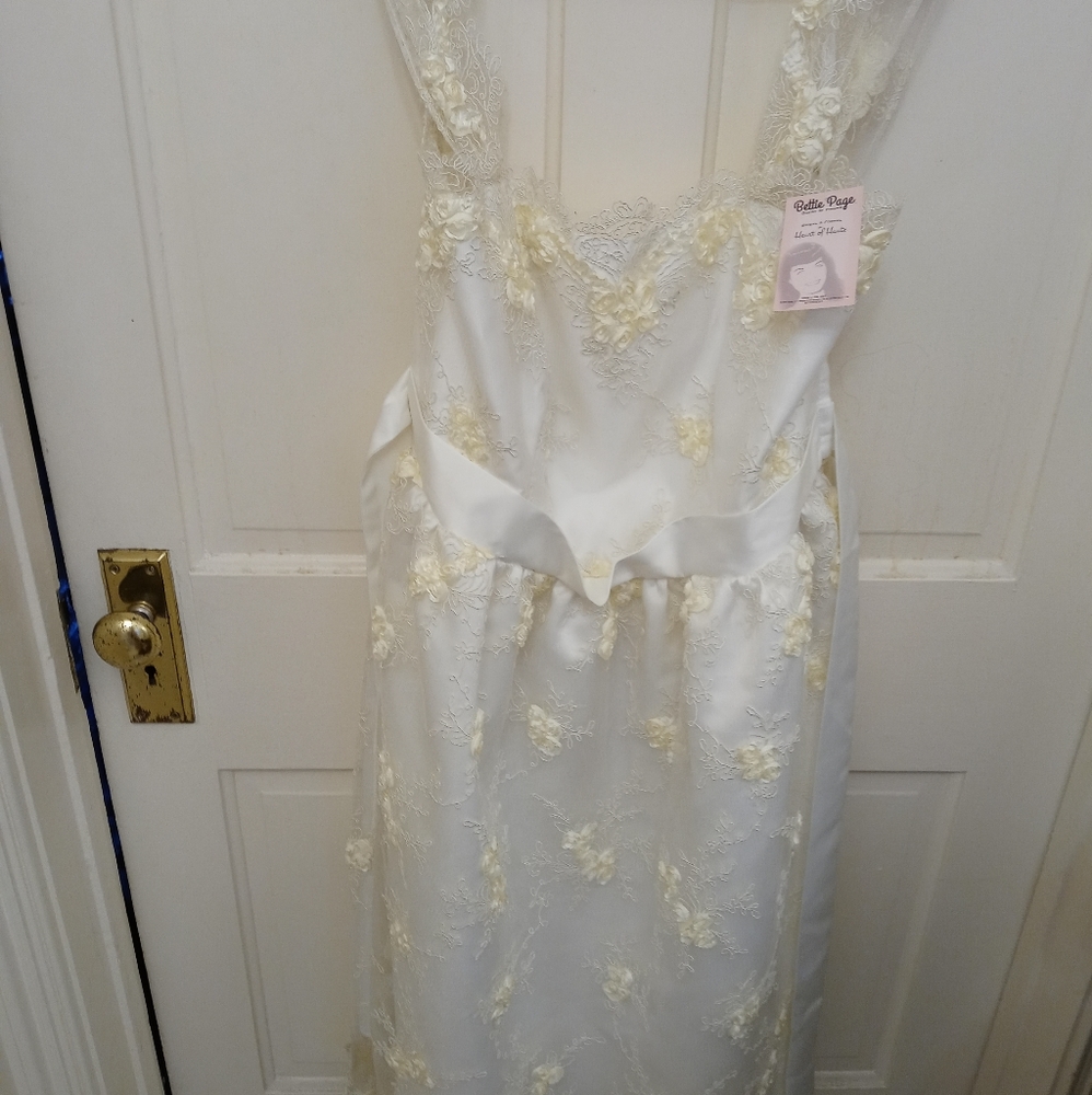 NWT Bettie Page Heart of Haute Wedding Dress Plus Size 22